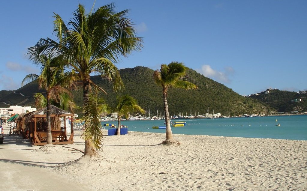 Great Bay beach (Philipsburg), Saint Martin Ultimate guide (July 2024)