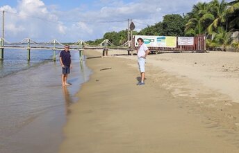 Honduras, Delfines Bay beach