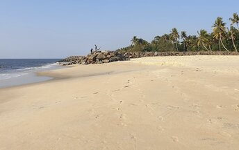 India, Kerala, Perunneermangalam beach