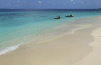 Maldives, North Male Atoll, Taj Coral Reef island, beach