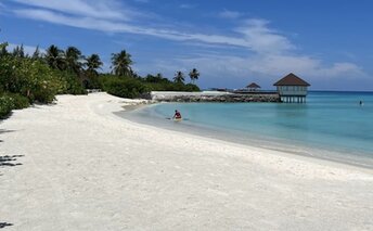 Maldives, North Male Atoll, Varu island, beach