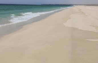 Oman, Ras Madrakah beach