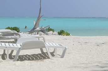 Maldives, North Male Atoll, Gaafaru island, beach